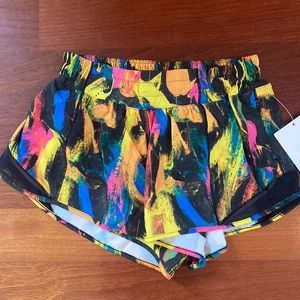 NWT Lululemon Hotty Hot Low Rise 2.5” Shorts